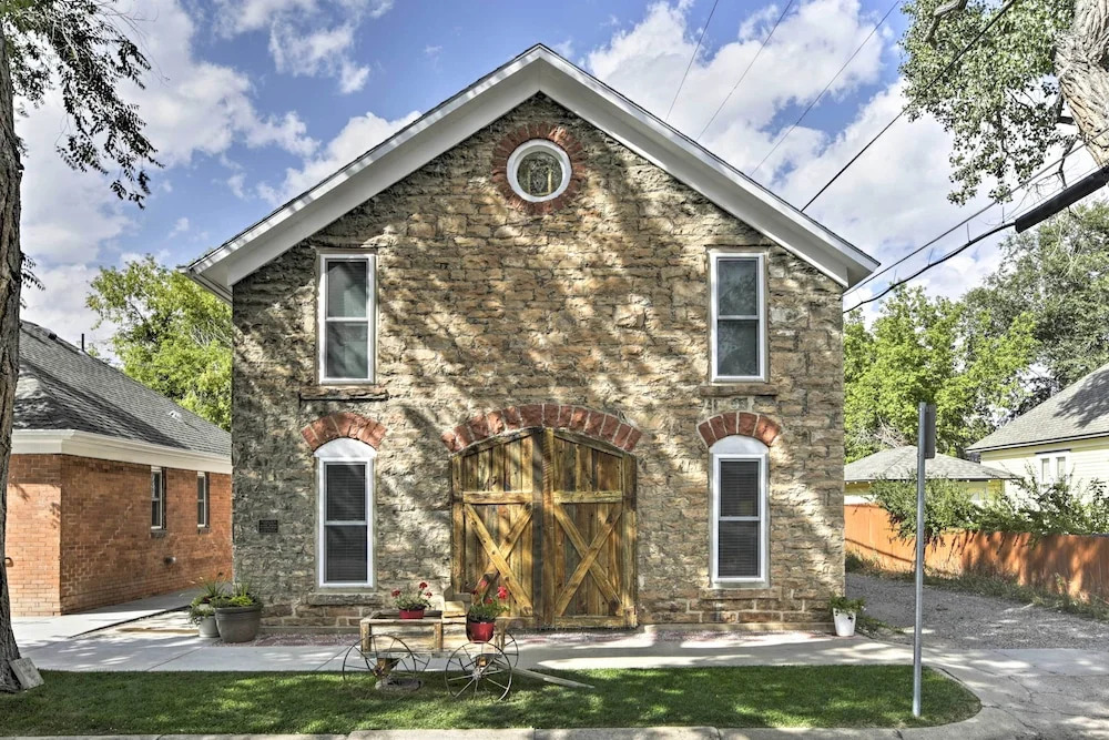 Historic Laramie Condo - 3 Blocks to Downtown & UW