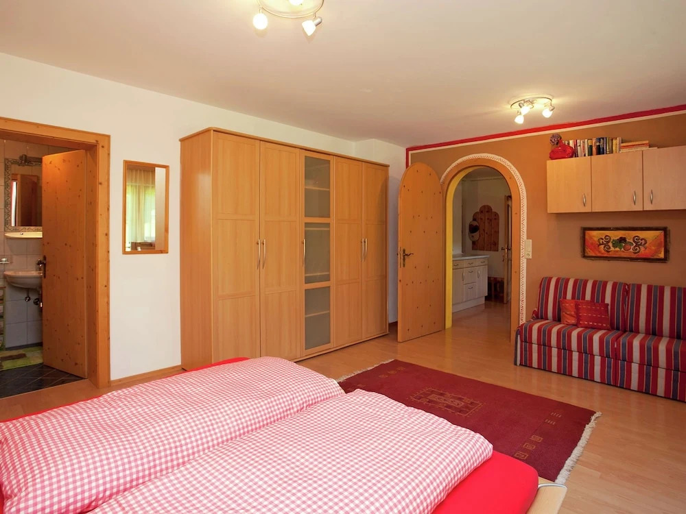 Cozy Couple or Group Chalet in Fgenberg Near Ski Slopes