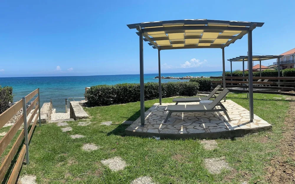 Amaltheia Beachfront Villas