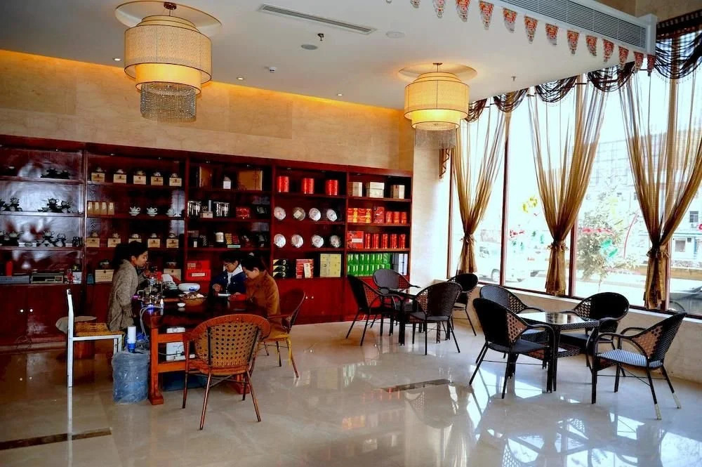 Yanan Rootlots Hotel