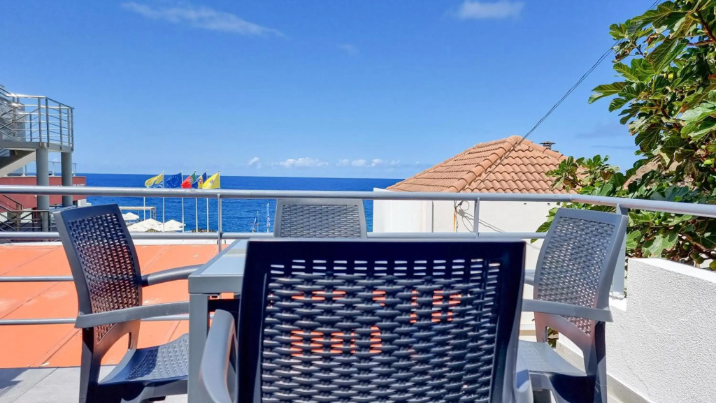 The Jolie - Apartments by the Ocean