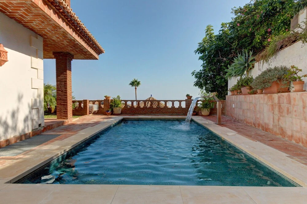 Villa Mirasol by Villa Plus