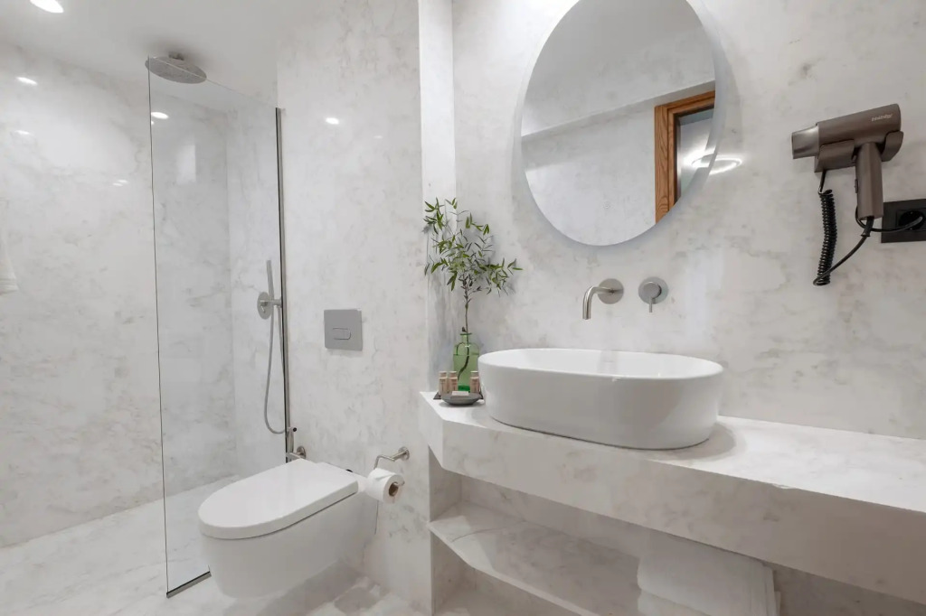 The Athenaeum Luxury Hotel