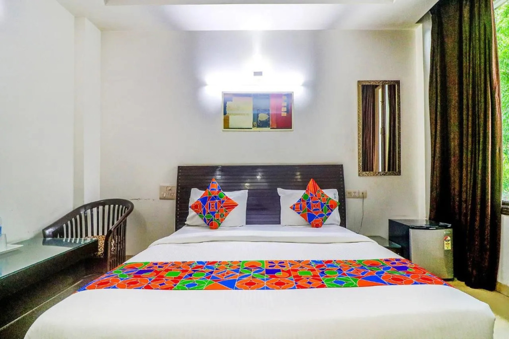 Blue Moon Residency Hotel & Restaurant