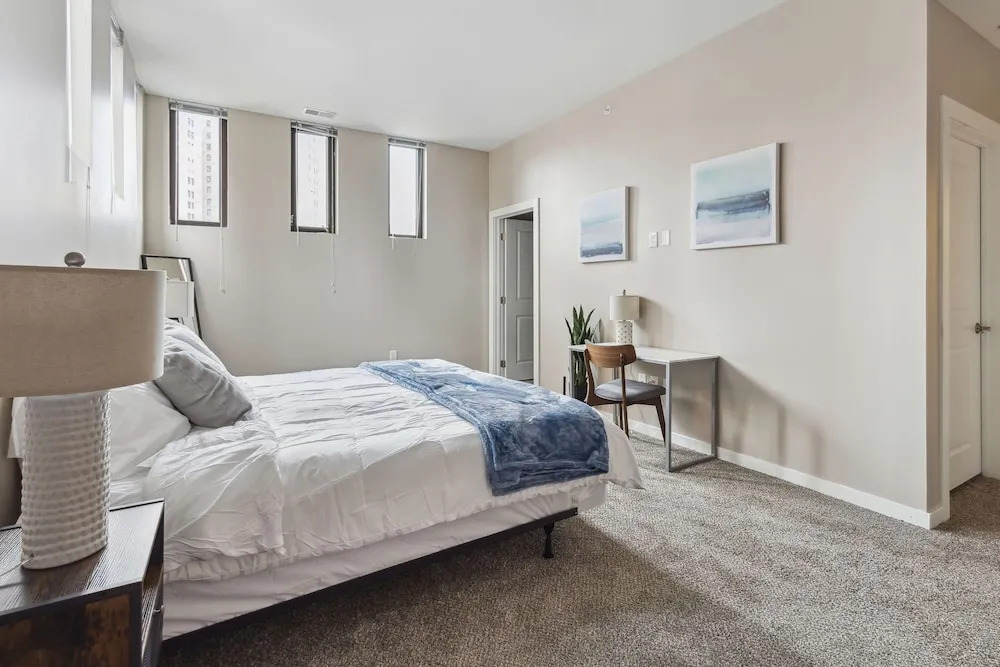 Modern Downtown Apartment