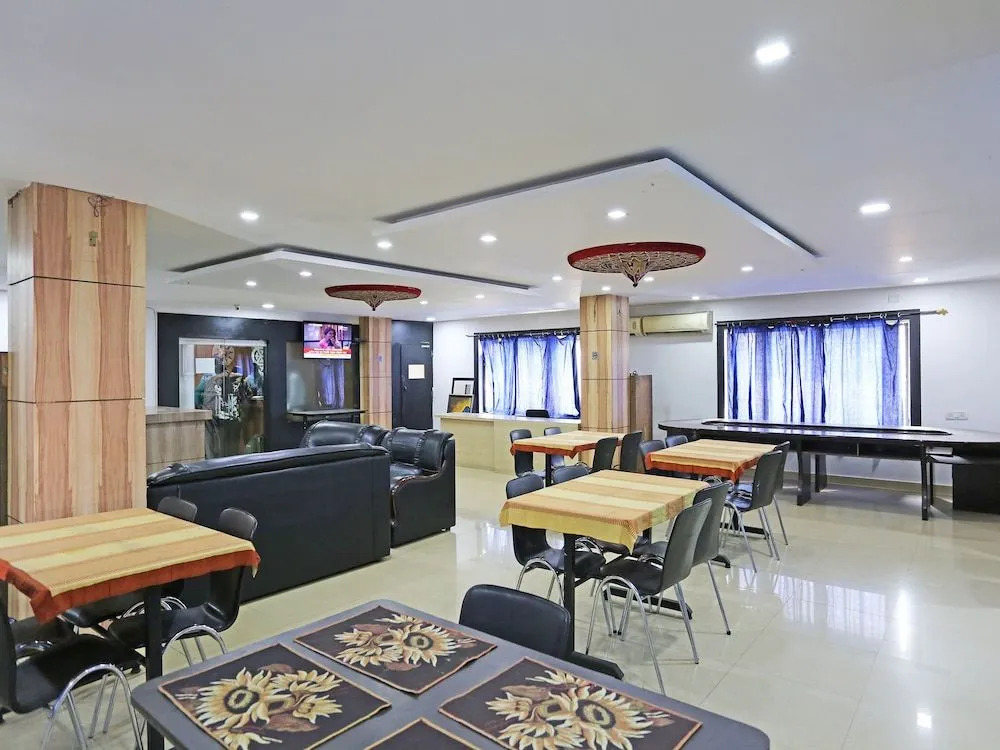 OYO 2794 Hotel Plaza Inn