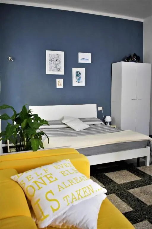 Blau Cravellet