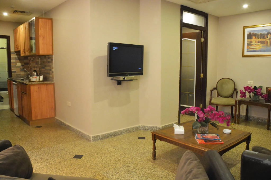 Capri Hotel Suites
