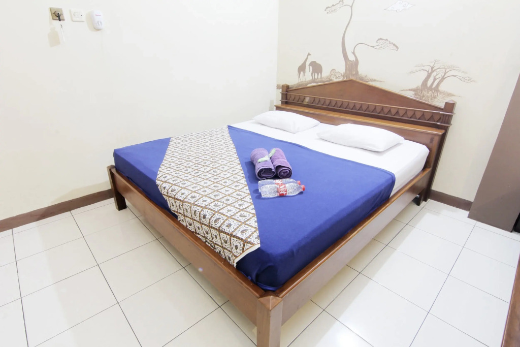 Monica Hotel