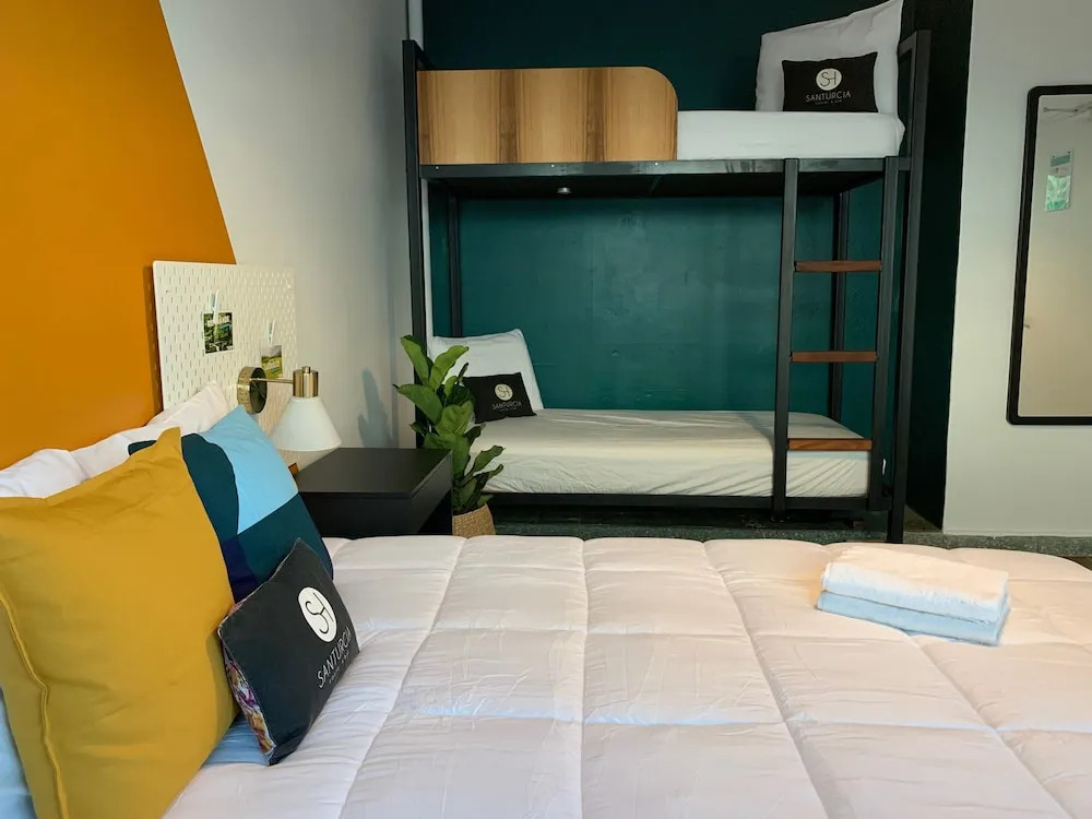 Santurcia Hostel & Bar