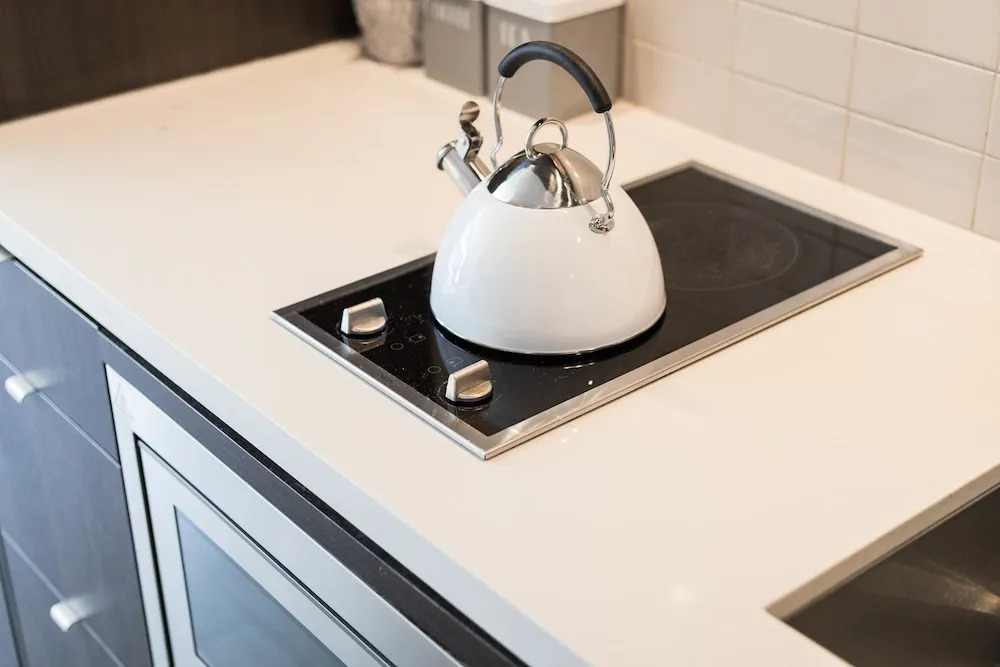 QuickStay - Executive Condo in Yorkville (Yonge & Bloor)