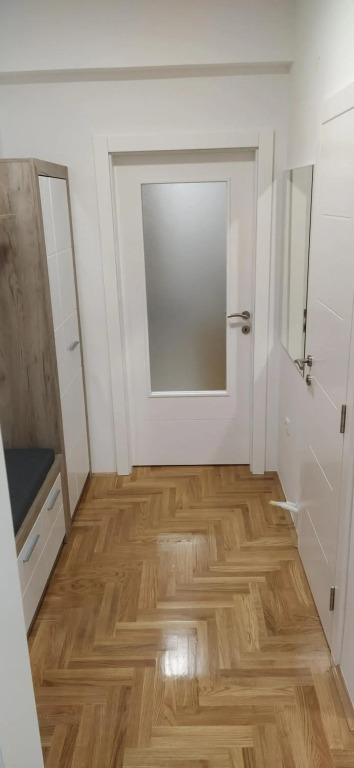 Leo Apartment
