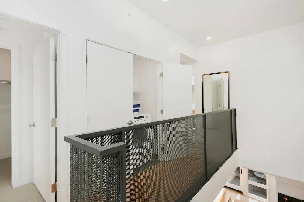 The Overlook - Luxe Old Town Condo w/ King Suite