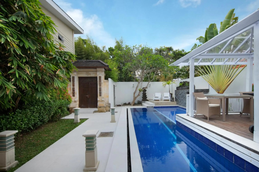 Villa Shree Canggu by Azure, 2 mins walk to Beach near Finns