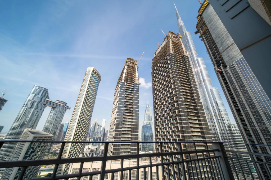 1BR Apt Top Floor Burj Sea Views Downtown