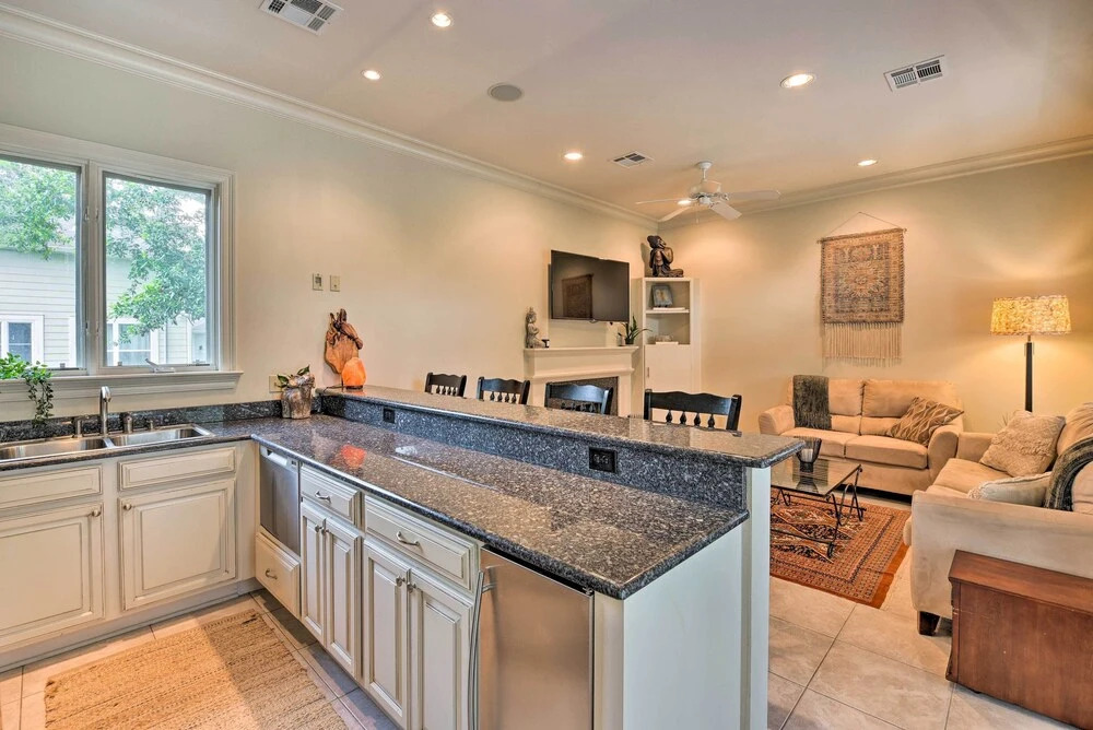 ~ 6 Mi to Uptown: Adorable New Orleans Home!