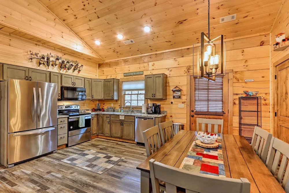 Coosawattee River Resort Cabin w/ Private Hot Tub!