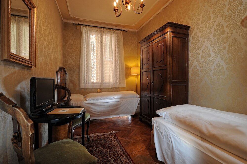 Hotel Flora, Venice Image 2