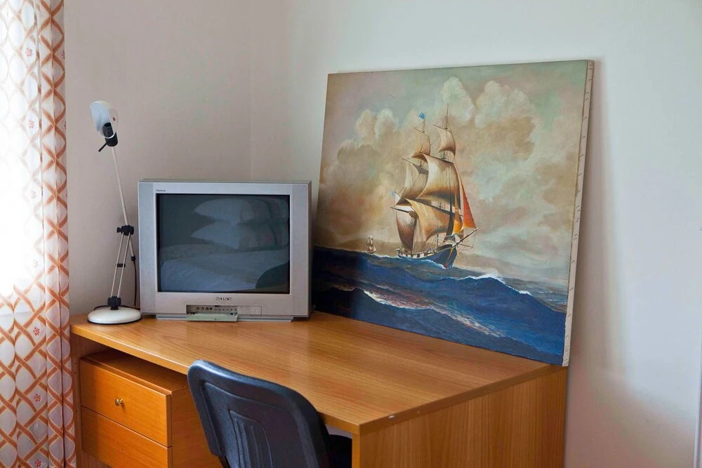 Warm & Homely Ambience in Spacious Apartment
