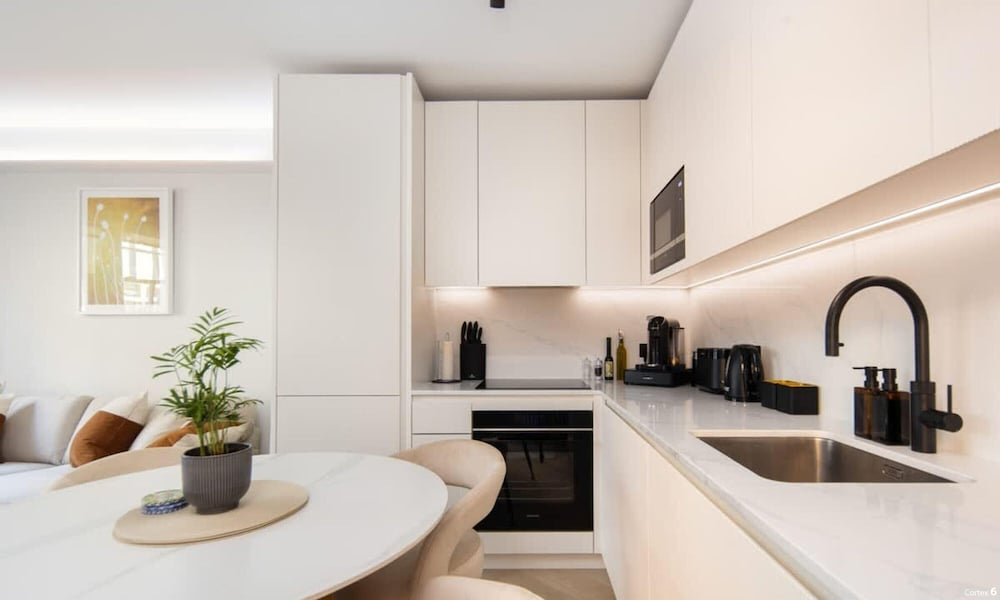 5 Mins Walk to Selfridges Mayfair Getaway