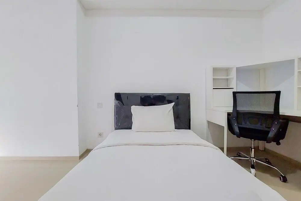 Best Homey And Nice Studio At Pacific Garden Apartment