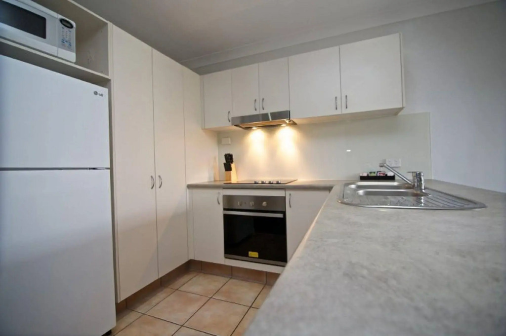 Blue Water Bay Luxury Villas - Southport
