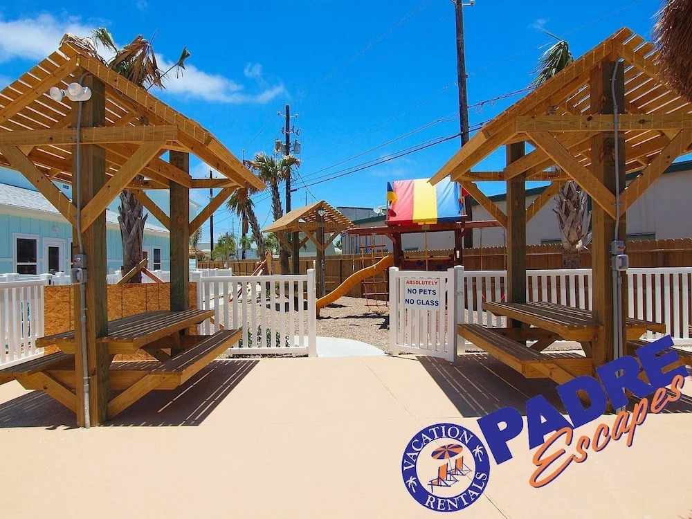 Nemo Cay Resort BC107 by RedAwning