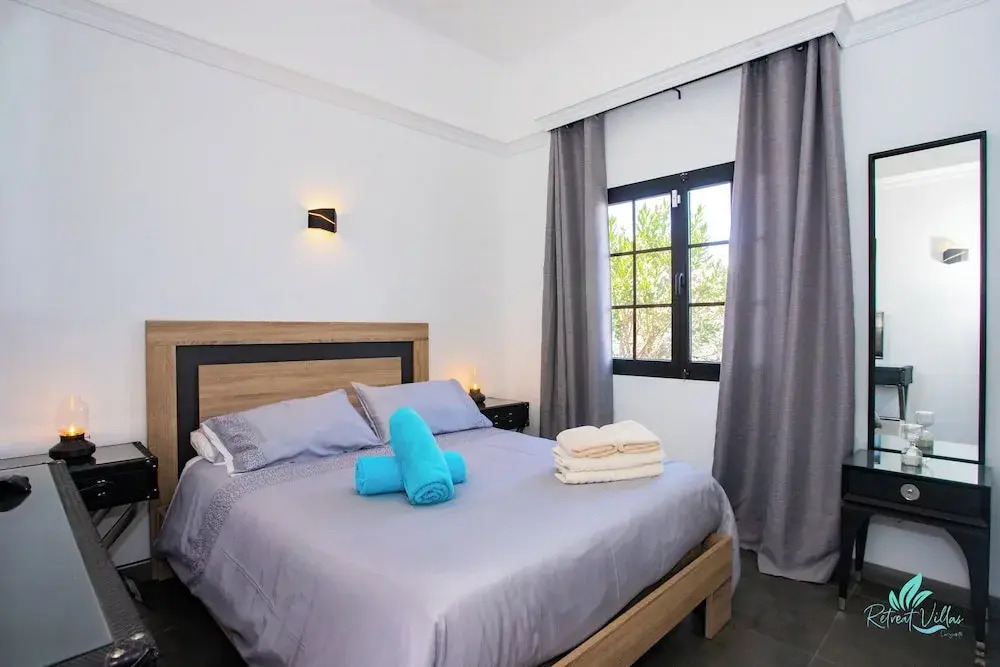 Gorgeous Newly Renovated 4-bedroom Villa!