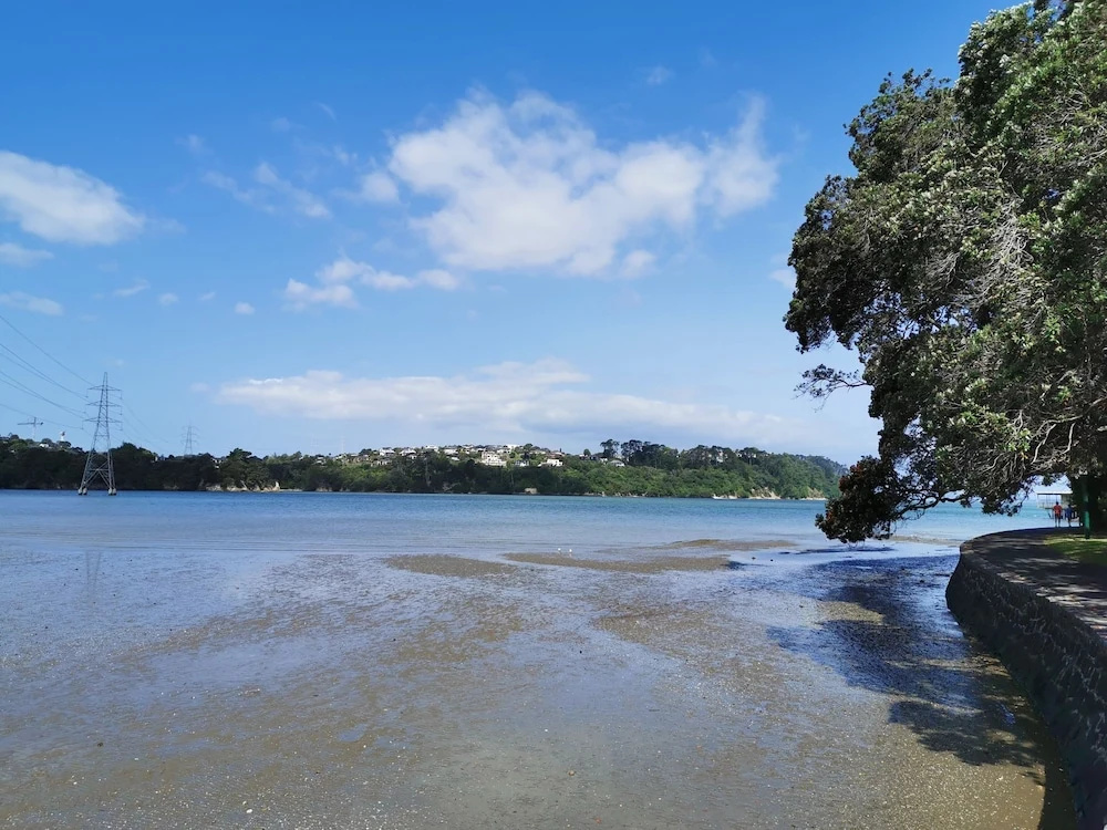 Brand New 5BR home with view of the sea