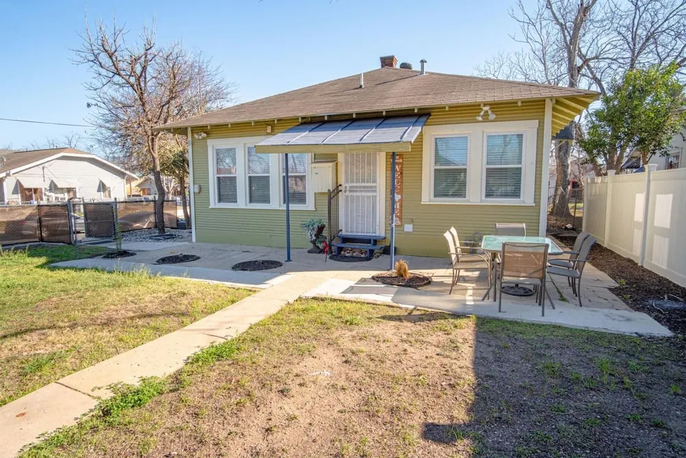 Stunning 3 BR Home Near DT Alamodome - Riverwalk