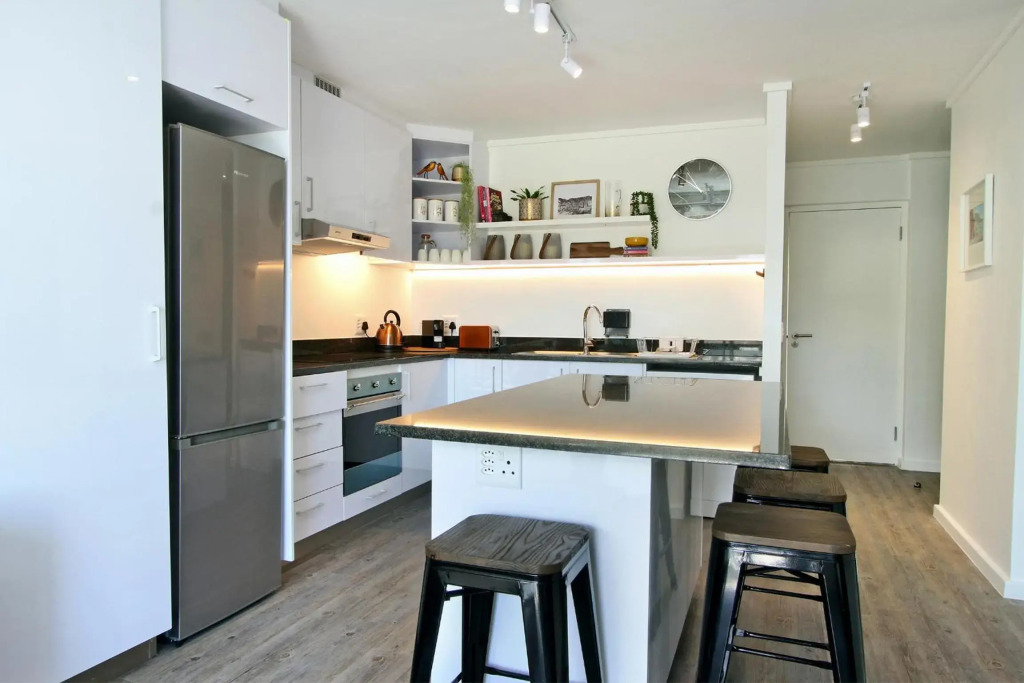 Luxury Family Apartment in Castle Rock with great views of Table Mountain