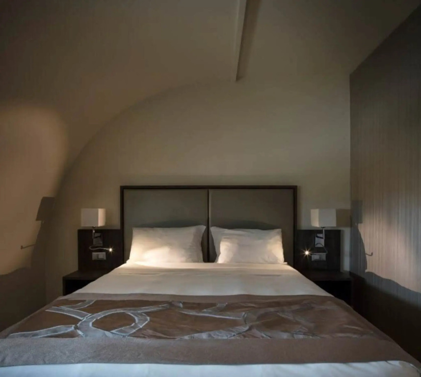 Smart Hotel Holiday
