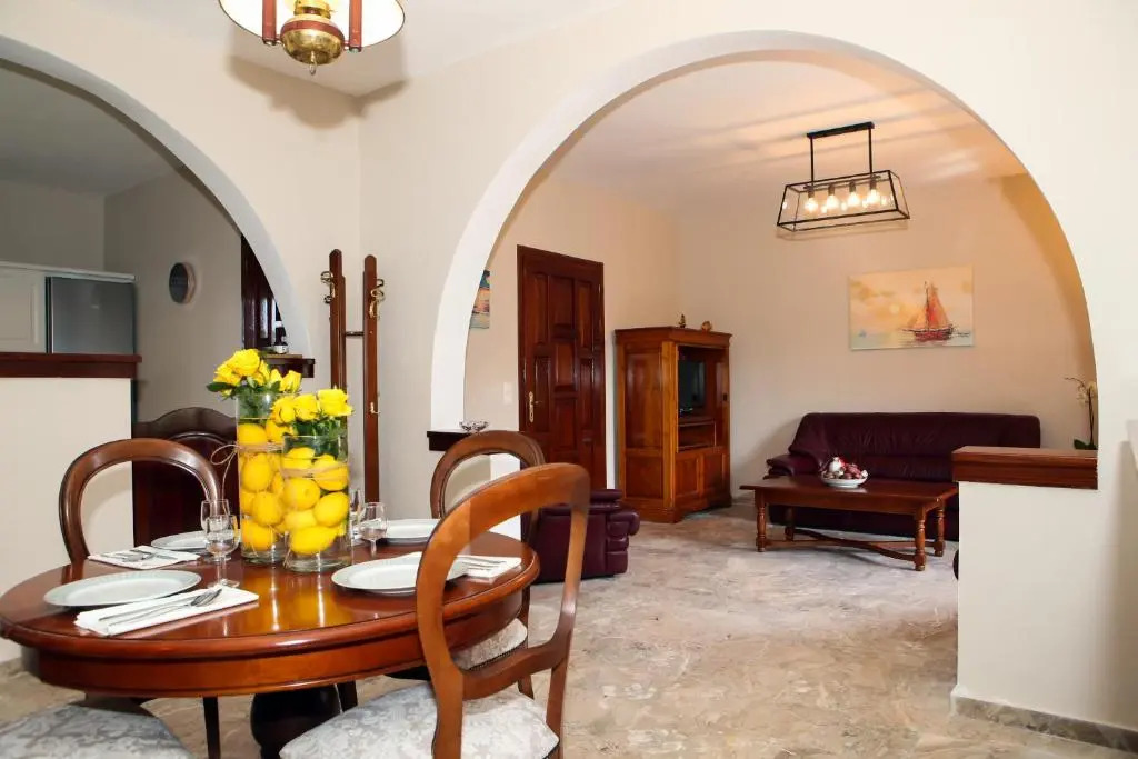 Yiouli Holiday Home