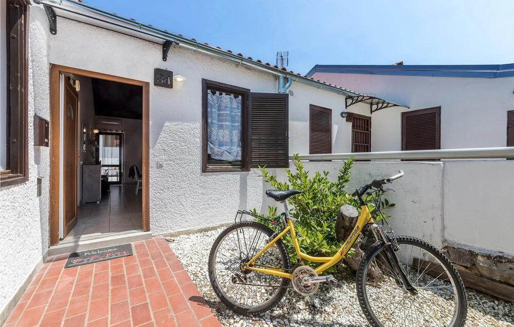 Stunning Home in Cervar Porat With Wifi and 2 Bedrooms