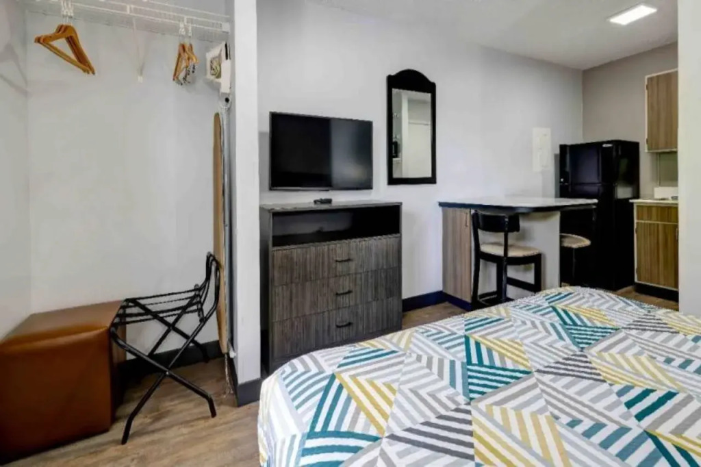 Studio 6-Arlington, TX - South - Dallas