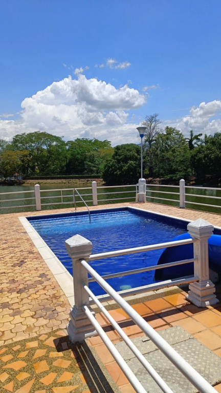 ESPECTACULAR Casa Quinta en Melgar
