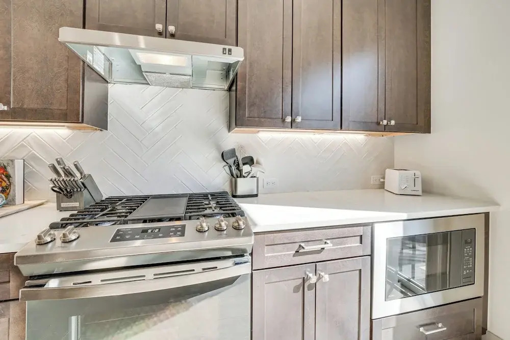 Rooftop Mtn View and Hot Tub Silverthorne Home!