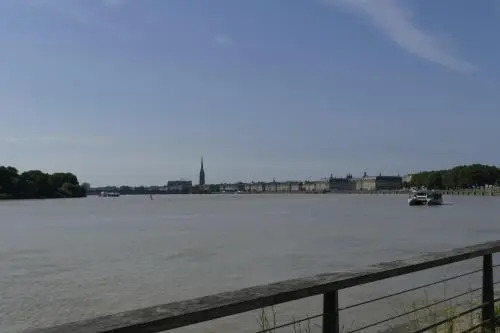 Studio proche gare St Jean