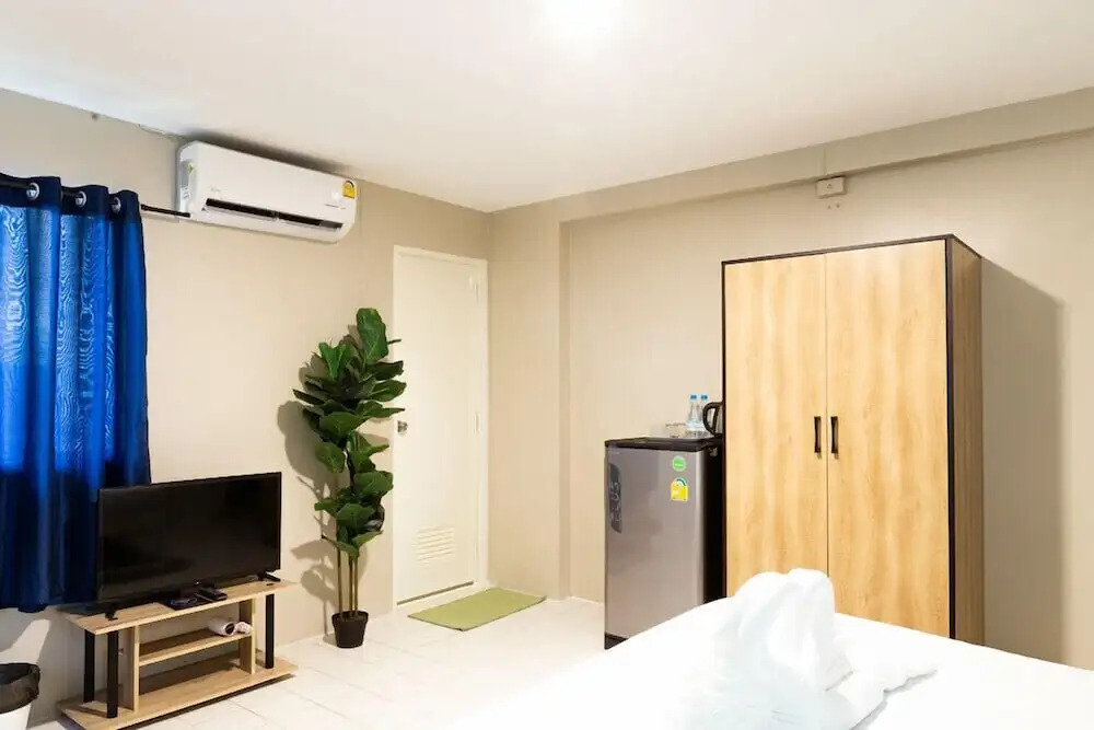 RoomQuest Bangkok Ratchada