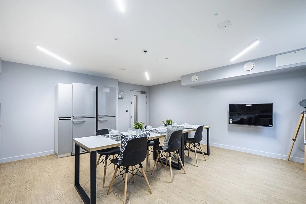 Magnificent Rooms Studios & Apartments