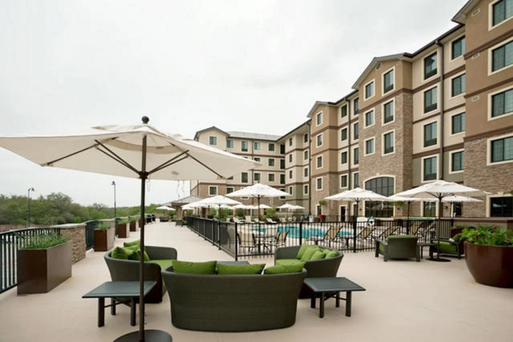 Staybridge Suites Bowling Green by IHG