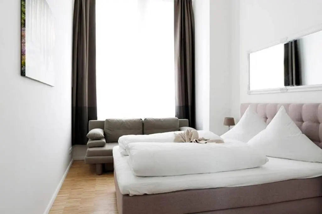 SC 6 Cozy Family & Business Flair welcomes you - Rockchair Apartments