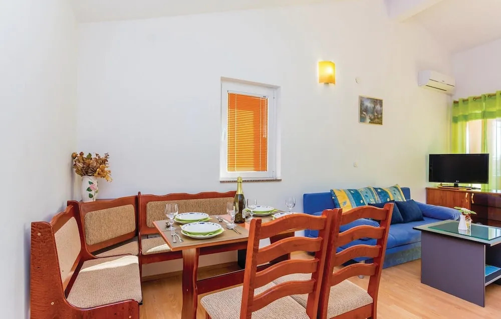 Stunning Home in Krk With Wifi and 2 Bedrooms