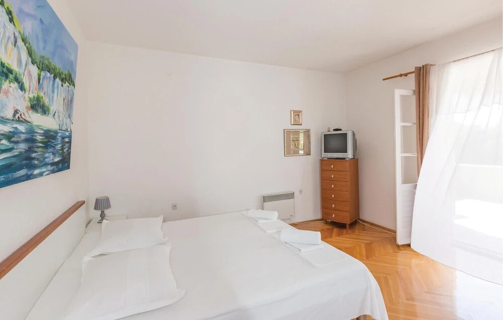 Amazing Home in Makarska With Wifi and 3 Bedrooms