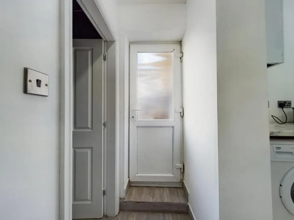 Stunning 4-bed House Fully Refurbished Modern