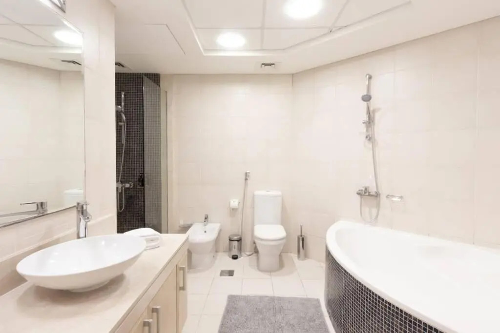 5 min walk to Five Palm -spacious (200M2) 3BR+kids