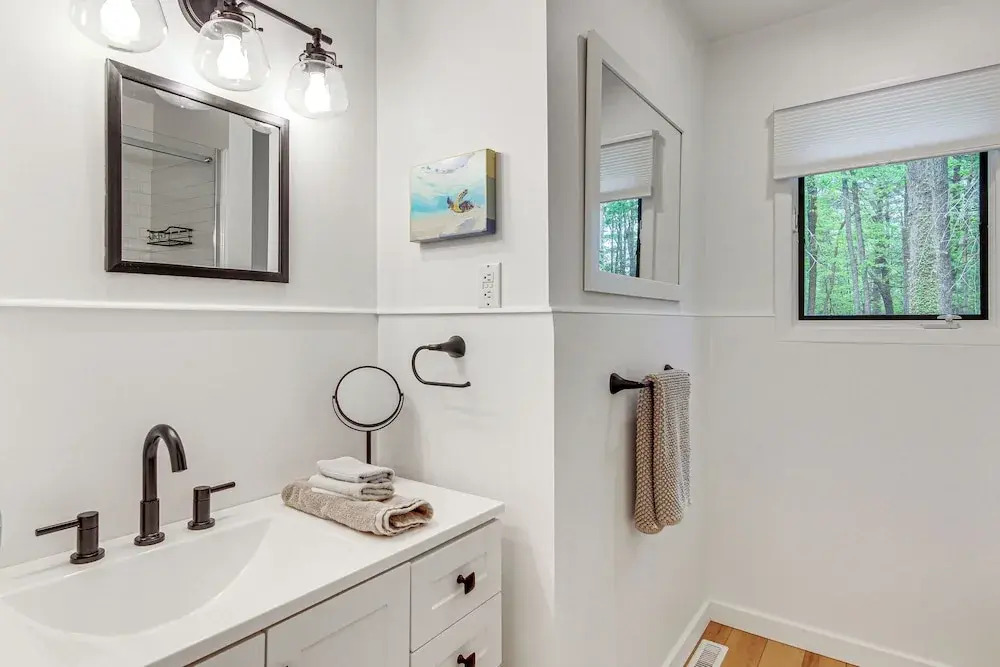 Hendersonville Vacation Rental w/ Private Hot Tub
