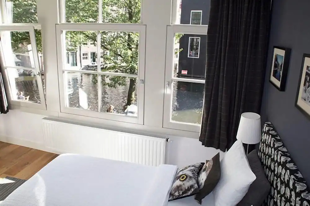Velvetamsterdam