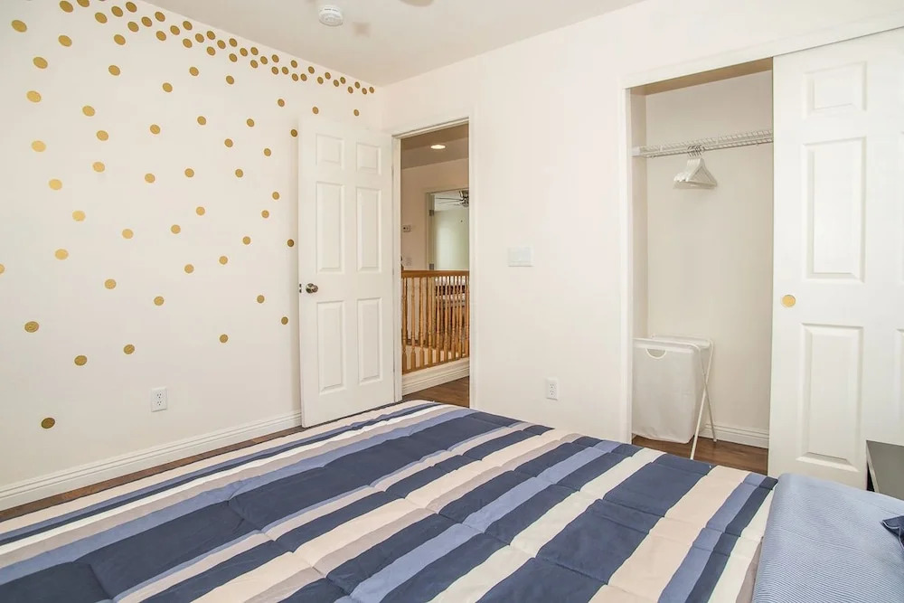 Grey High Roller - 4Bd 3Ba