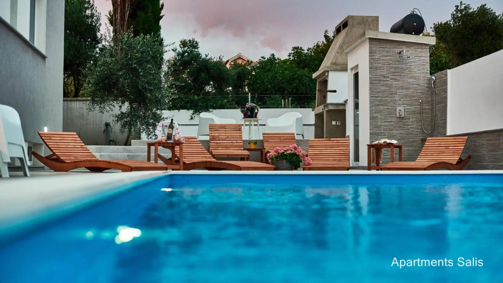 Salis Apartments